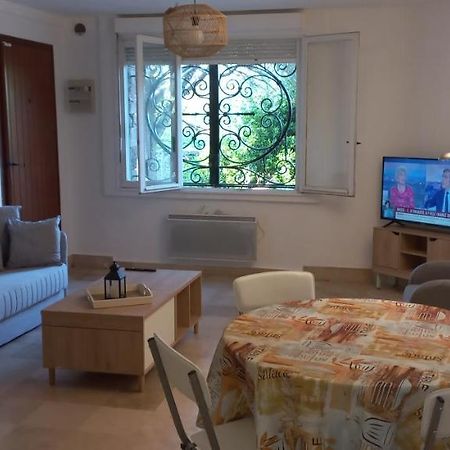 Appartement Et Sa Grande Terrasse En Rez De Jardin サン・エギュルフ エクステリア 写真