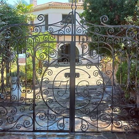 Appartement Et Sa Grande Terrasse En Rez De Jardin サン・エギュルフ エクステリア 写真