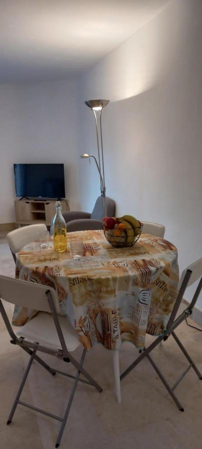 Appartement Et Sa Grande Terrasse En Rez De Jardin サン・エギュルフ エクステリア 写真