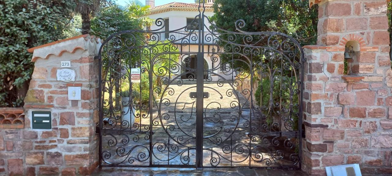 Appartement Et Sa Grande Terrasse En Rez De Jardin サン・エギュルフ エクステリア 写真